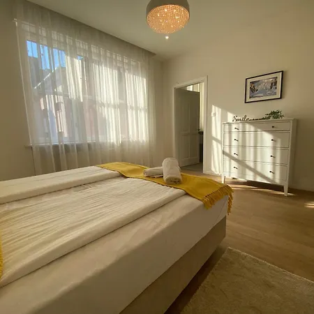 Ultralux Magnolia Center Bestern Apartment